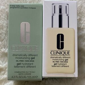 Clinique Dramatically Different Moisturizing Gel Duo